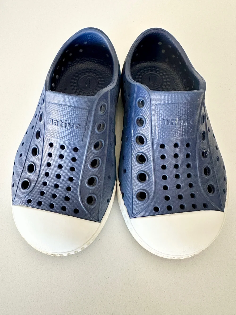 NATIVE JEFFERSON WATERPROOF SLIP-ON SHOES TODDLER SIZE C6 NAVY